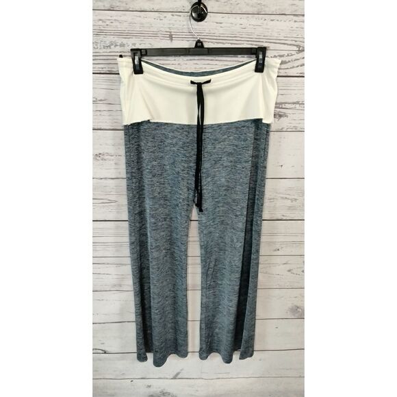 "Fashion Family" woman's pants  - Picture 1 of 6